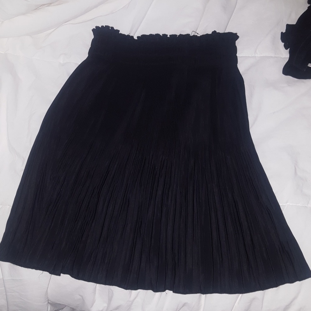 H&M black skirt